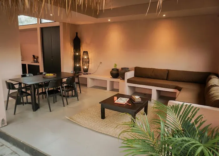 Strategic Location 3br-3bh Private Pool-wi-fi-park Pererenan