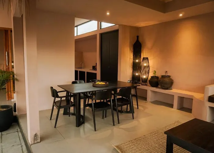 Strategic Location 3br-3bh Private Pool-wi-fi-park * Pererenan